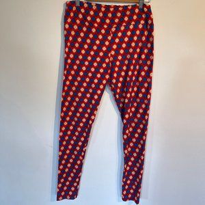 20% off for 3+ items LuLaRoe leggings in Tall & Curvy. NEVER WORN!
